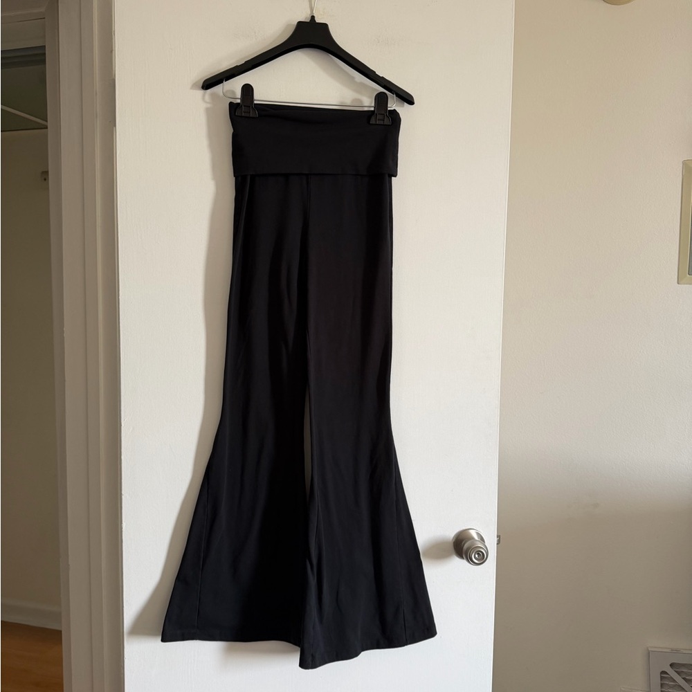 OFFLINE By Aerie Black OG Foldover High Waisted Super Flare Leggings size S EUC - Picture 6 of 11